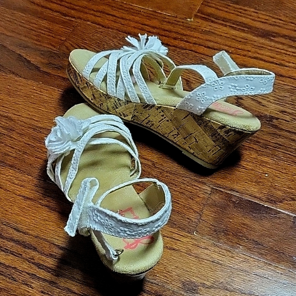Adorable wedge sandals